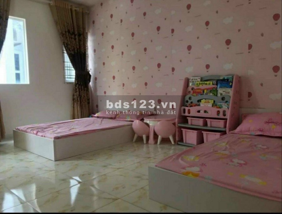 Sở hữu nhà 3 tầng Văn Cao oto vào nhà chỉ với 3,35 tỷ Ngõ nông, đường to, oto đỗ cửa