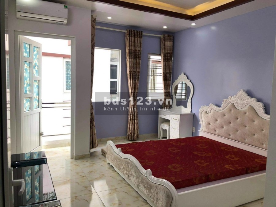 Sở hữu nhà 3 tầng Văn Cao oto vào nhà chỉ với 3,35 tỷ Ngõ nông, đường to, oto đỗ cửa