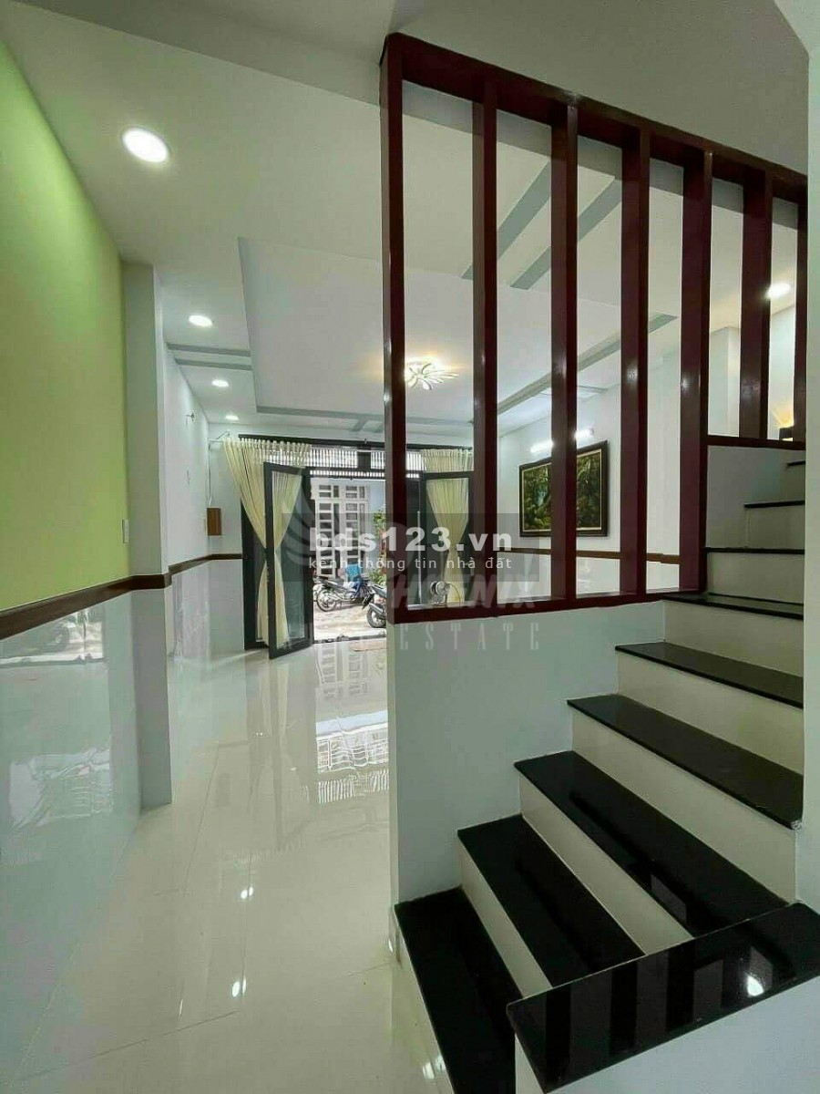 Chính chủ ngộp ngân hàng bán nhà Tân Phú 49m2 1 lầu 1 lửng hẻm ô tô 4m