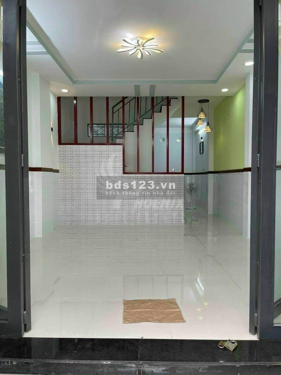 Chính chủ ngộp ngân hàng bán nhà Tân Phú 49m2 1 lầu 1 lửng hẻm ô tô 4m