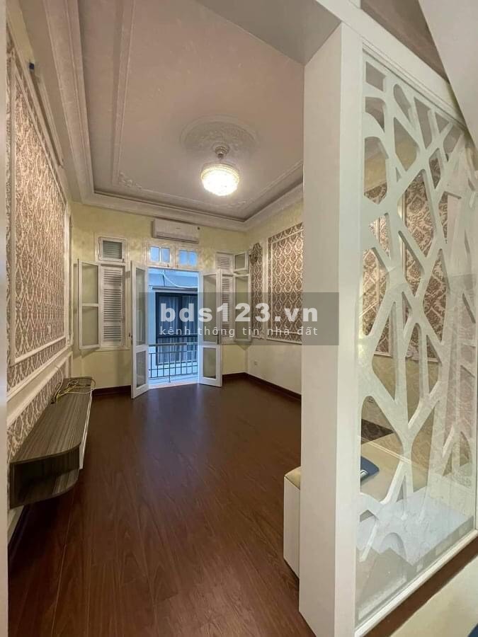 Bán nhà PL ô tô đỗ cửa ngõ 175 Lạc Long Quân dt 49m2, 4 tầng giá 6,85 tỷ. LH 0912442669