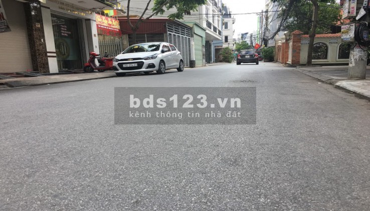 Bán nhà nguyên căn Quận Ba Đình, giá chỉ 3.8 tỷ, cực hiếm diện tích 52m2, lh 0973229899