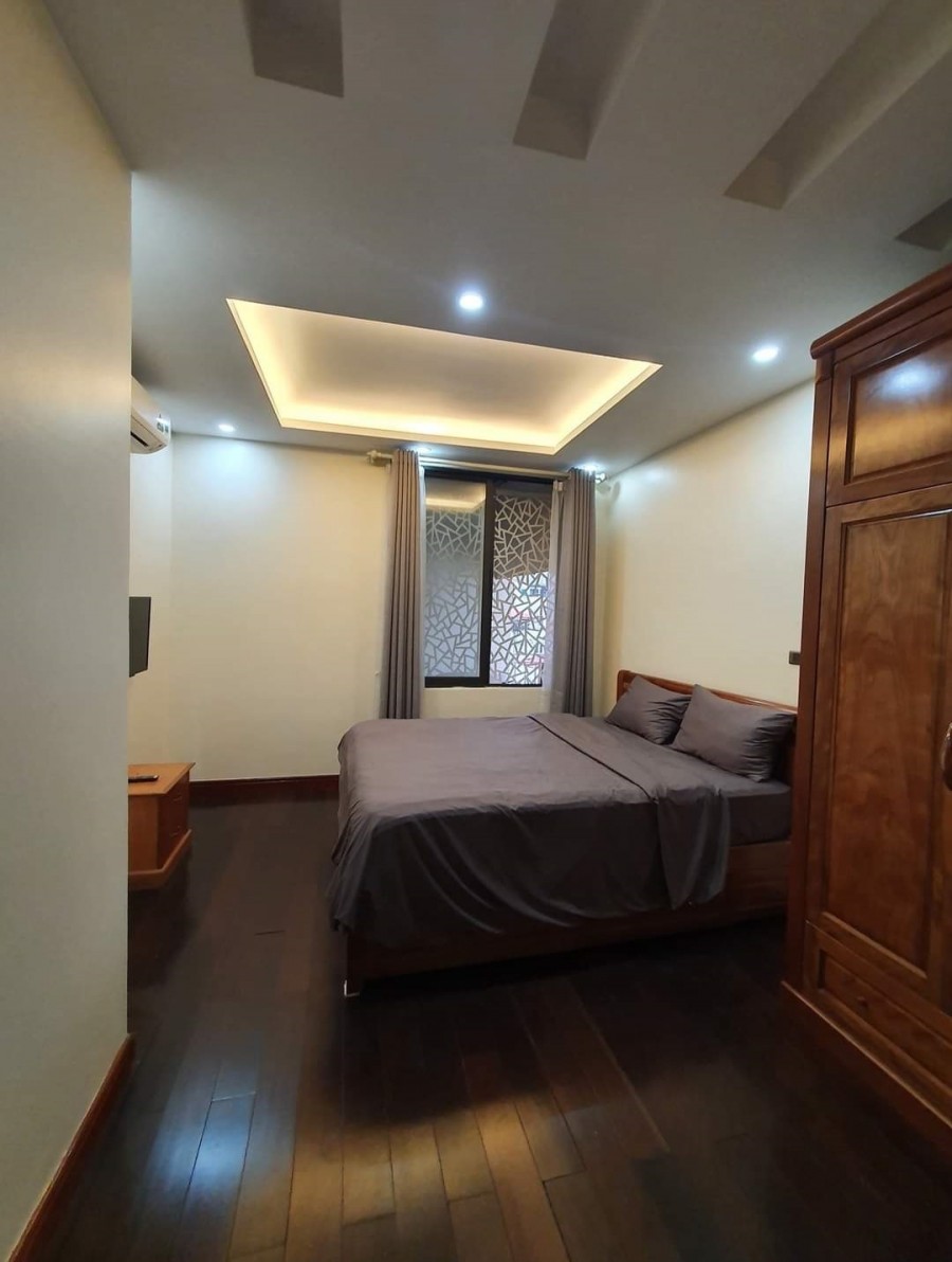 Bán nhà nguyên căn mặt phố Đặng Tất diện tích 85m2, đúc 5 tầng, giá bán 25 tỷ