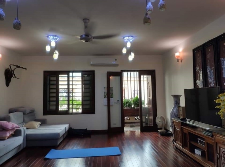 Bán nhà nguyên căn mặt phố Đặng Tất diện tích 85m2, đúc 5 tầng, giá bán 25 tỷ