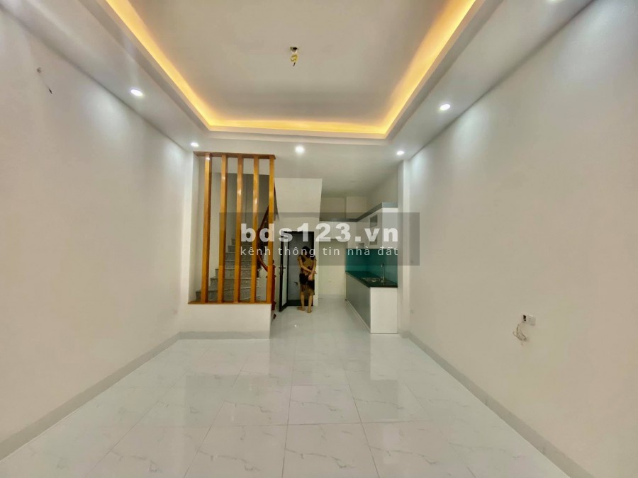 Bán nhà nguyên căn còn mới ở luôn tiện ích đầy đủ, đúc 5 tầng kiên cố