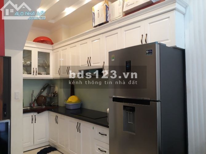 Cần bán gấp nhà Tổ 16 Thạch Bàn cạnh Gaden City dt 40m2, 5 tầng, giá 3.55 tỷ, Gara Ô tô, Kd.