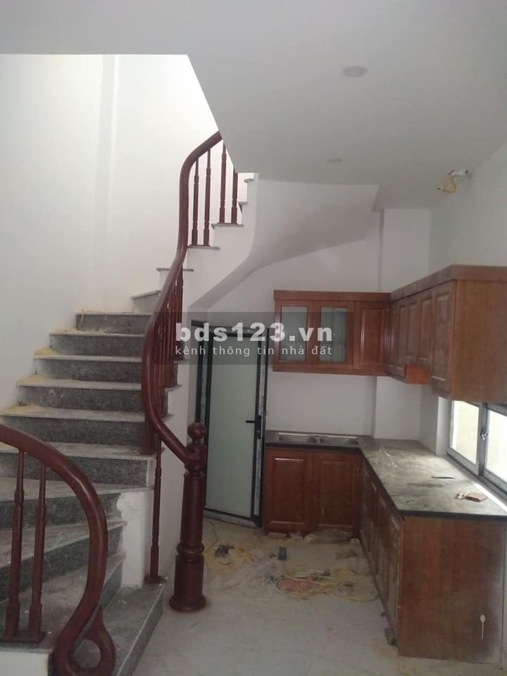 Bán nhà yên Nghĩa Hà Đông, gần trường, diện tíc 40m2, 5 tầng đúc, giá 1.8 tỷ