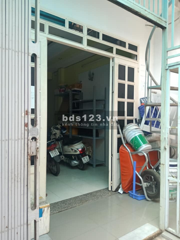 Nhà hẻm xe hơi Bùi Quang Là tặng hết Nội Thất, ngập tràn tiện ích, sổ chính chủ
