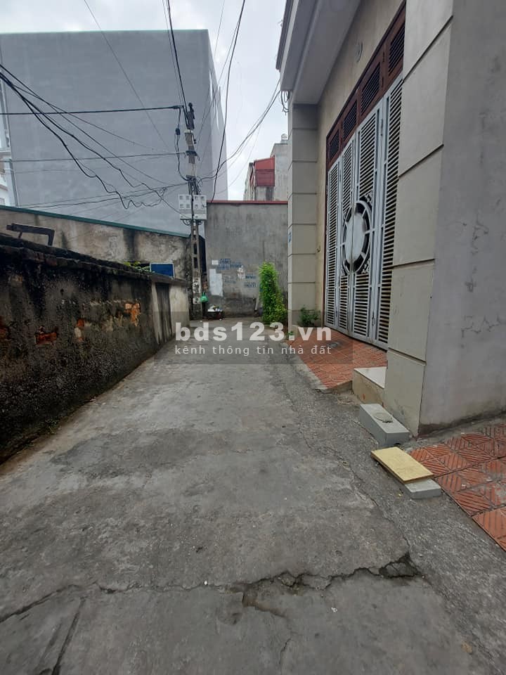 Bán đất Ngọc Thuỵ dt 46m2, mt 4m, phân lô quân đội, ô tô vào nhà, đủ tiện ích
