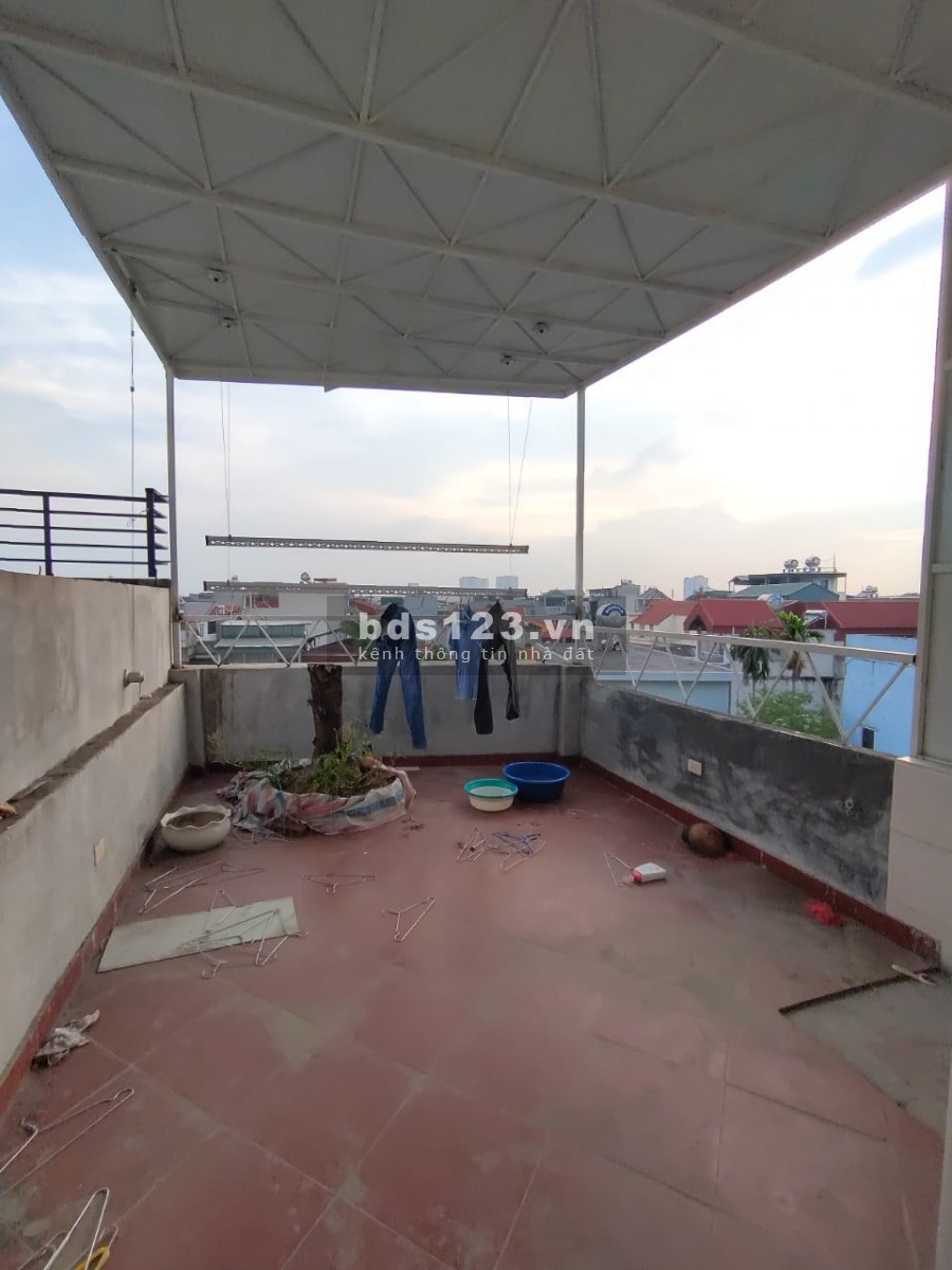 Bán nhà đường Nguyễn Văn Linh 40m x 5 tầng, giá 3.55 tỷ, Gara ô tô, Kinh doanh.