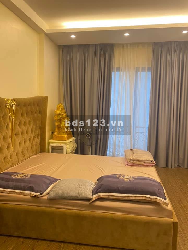 Bán nhà mặt phố Hoàng Như Tiếp mặt tiền 6.5m, diện tích 101m2, giá 19.7 tỷ