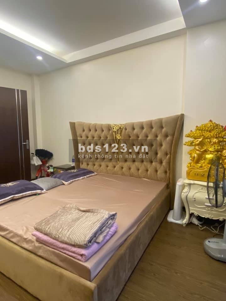 Bán nhà mặt phố Hoàng Như Tiếp mặt tiền 6.5m, diện tích 101m2, giá 19.7 tỷ