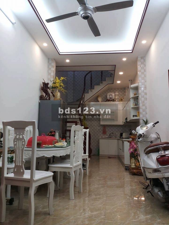 Bán gấp nhà đẹp 5 tầng Quận Hai Bà Trưng nội thất Vip, nhỉnh 2 tỷ, lh 0817750699