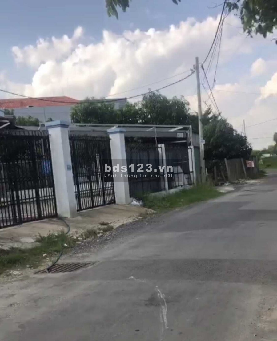 Bán lô đất mặt tiền đường Liên ấp 234 gần UBND xã Tân Quý Tây, huyện Bình Chánh. 3,7 tỷ 125m2