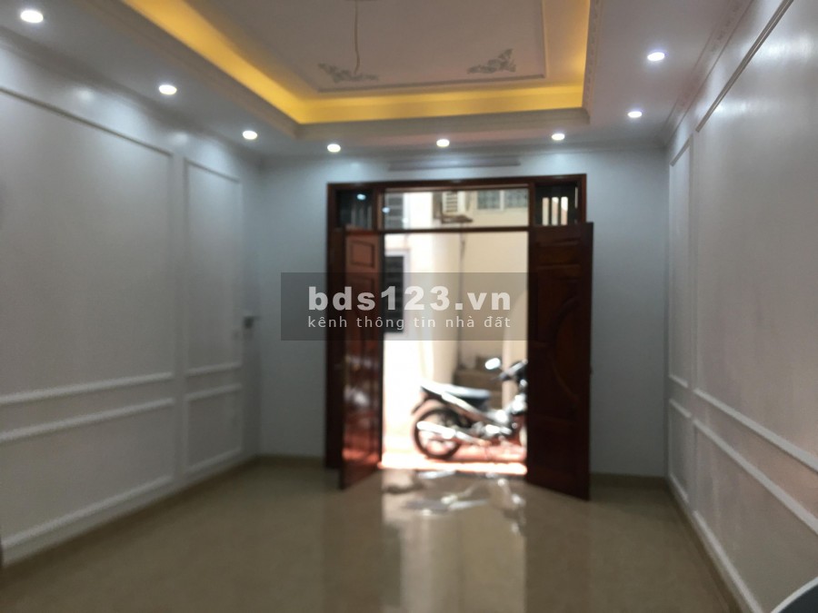 Bán nhà đẹp, ở ngay, dtsd 42m2, 5 tầng, giá 4.3 tỷ Văn Chương, Tôn Đức Thắng, Đống Đa.