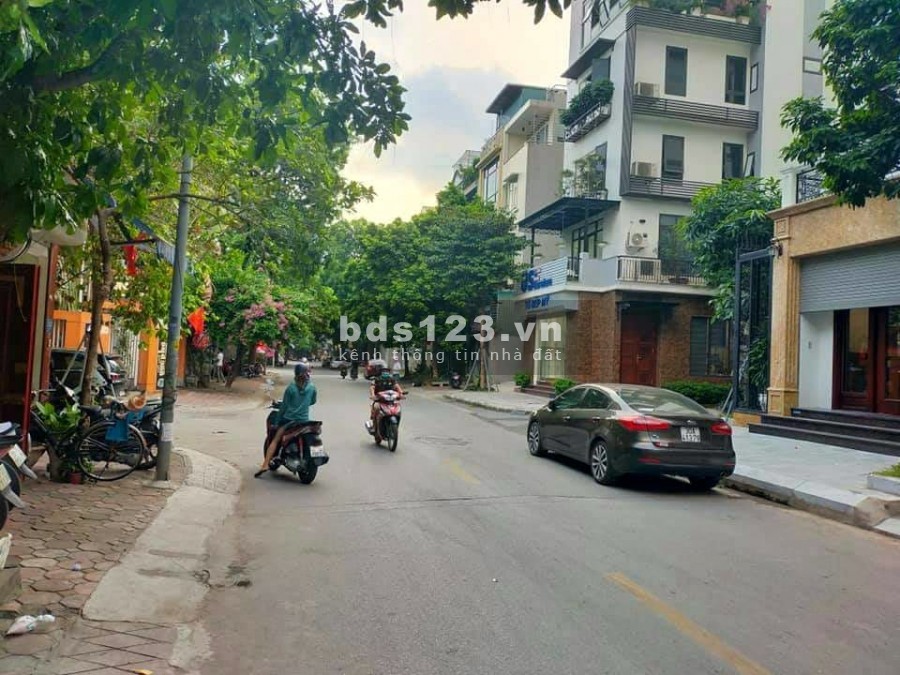 Bán nhà liền kề Văn Quán, mặt phó, ô tô tránh, kinh doanh nhà đẹp, giá 11.2 tỷ