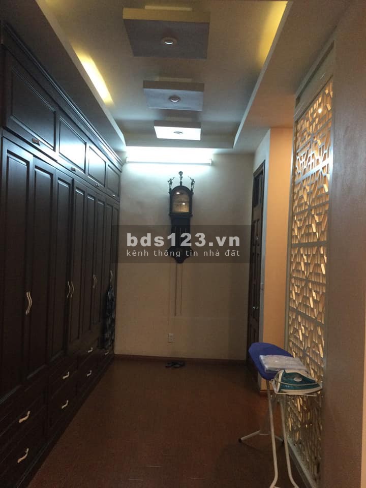 Chính chủ bán nhà mặt phố Hoàng Như Tiếp, DT: 102m2, MT: 6m, kinh doanh sầm uất, 25.5 tỷ