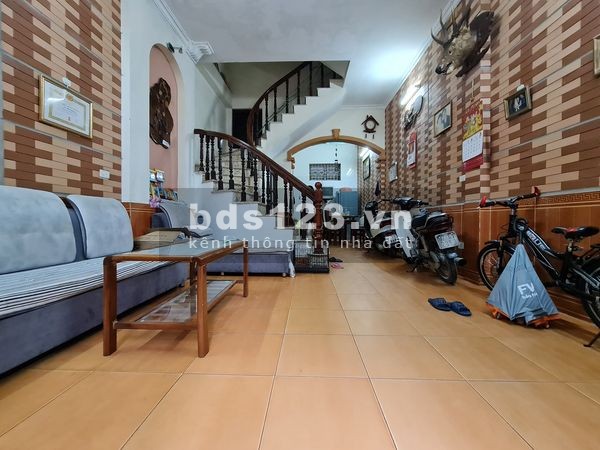 Nhà ngay Ngã Tư Sở, diện tích 50m giá chỉ 3,75 tỷ rẻ nhất phân khúc