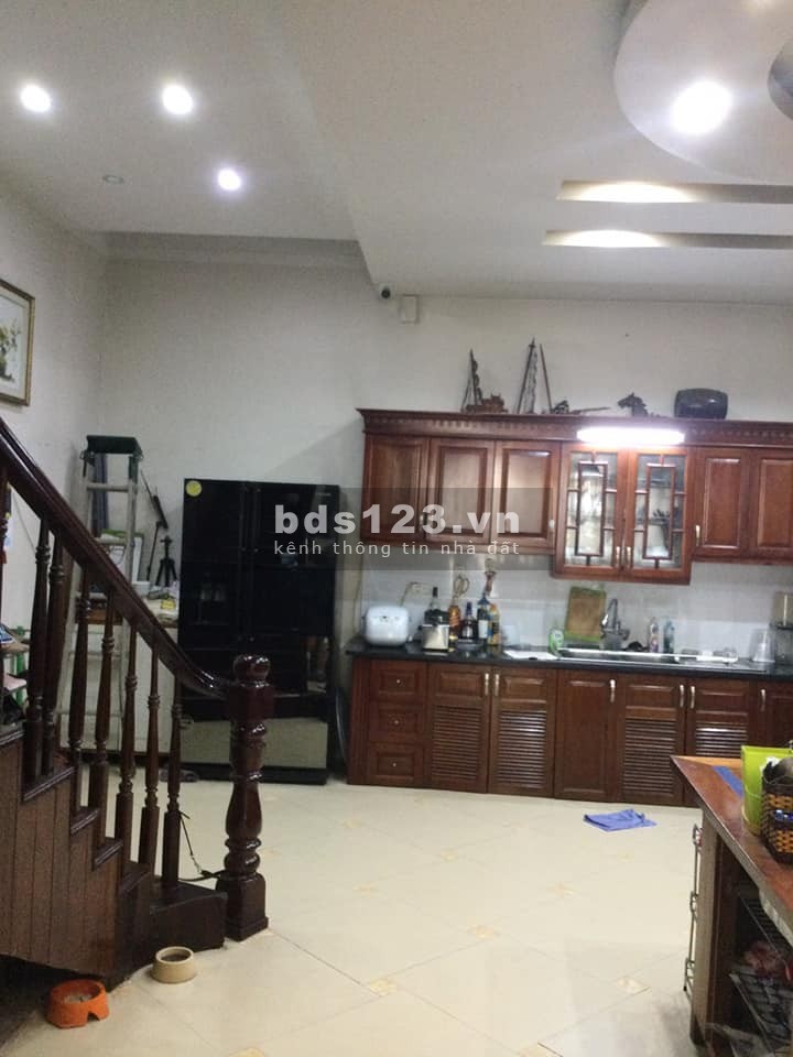 Chính chủ bán nhà mặt phố Hoàng Như Tiếp, DT: 102m2, MT: 6m, kinh doanh sầm uất, 25.5 tỷ