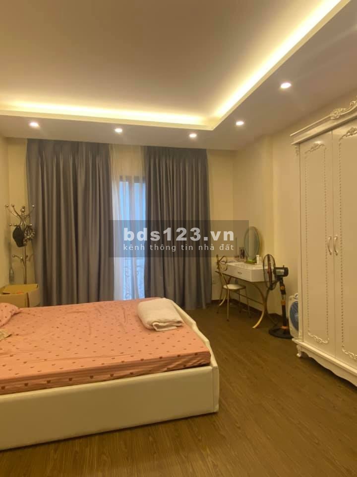 Bán nhà mặt phố Hoàng Như Tiếp mặt tiền 6.5m, diện tích 101m2, giá 19.7 tỷ