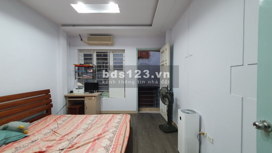 Cần bán nhà phân lô Phùng Chí Kiêm, ô tô cách 15m, đường ngõ thông, hàng xóm thân thiện