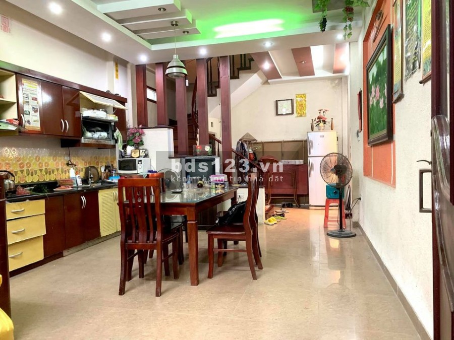 Bán Nhà Phố Bạch Mai Ô Tô Đỗ Cửa Kinh Doanh Sầm Uất Dt 44m x 4T MT 4m Giá 4.6 Tỷ