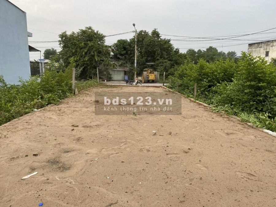 Bán lô đất mặt tiền đường Liên ấp 234 gần UBND xã Tân Quý Tây, huyện Bình Chánh. 3,7 tỷ 125m2
