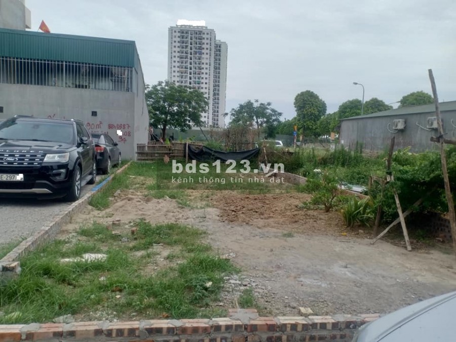 Đất lô góc, kinh doanh sầm uất mặt phố Thanh Am, Long Biên, dt 44m2, mt 5m, giá 6,4 tỷ.