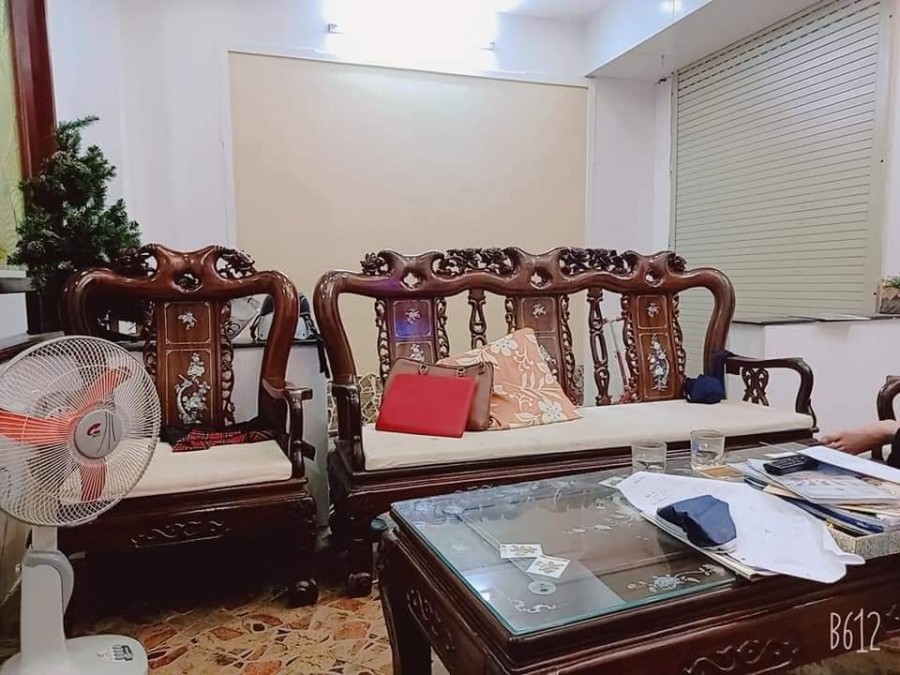 Bán gấp nhà phố Vọng dt 40m2, 4 tầng ngõ thoáng, gần phố, giá 3.3 tỷ, lh 0394357733
