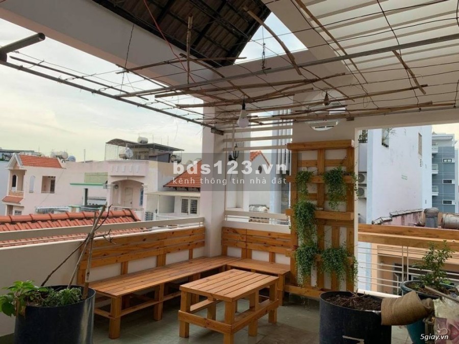 Bán nhà đường D1 giá chỉ 7 tỷ, hẻm xe hơi ngang 5m, gần Pearl Plaza, 3 tầng đúc