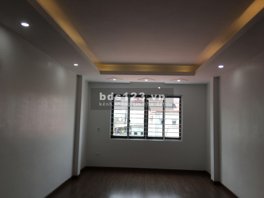 Bán nhà đẹp, ở ngay, dtsd 42m2, 5 tầng, giá 4.3 tỷ Văn Chương, Tôn Đức Thắng, Đống Đa.