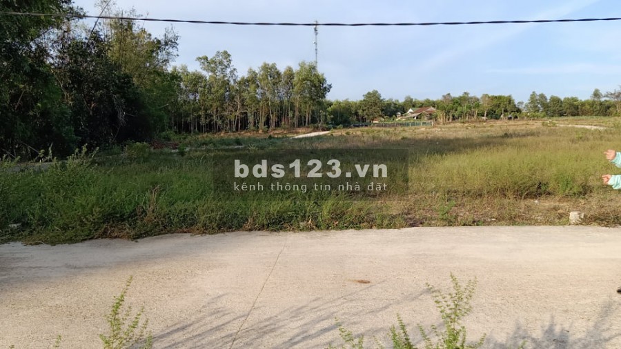 1 lô Bảo Đại duy nhất đất mặt bằng phẳng, đất thổ cư ở đường ô tô giá bán chỉ 4xx tỷ