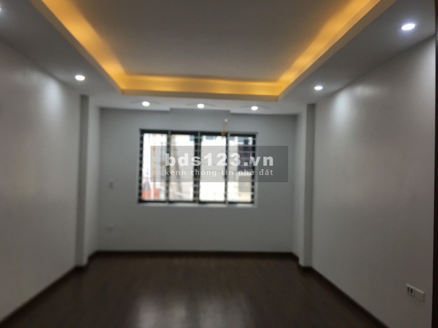 Bán nhà đẹp, ở ngay, dtsd 42m2, 5 tầng, giá 4.3 tỷ Văn Chương, Tôn Đức Thắng, Đống Đa.