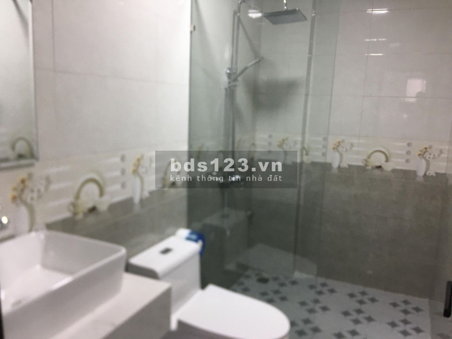 Bán nhà đẹp, ở ngay, dtsd 42m2, 5 tầng, giá 4.3 tỷ Văn Chương, Tôn Đức Thắng, Đống Đa.