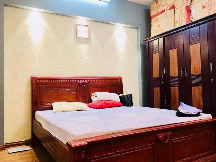 Bán gấp nhà phố Văn Chương, Đống Đa diện tích 40m2, 5 tầng, mt 3.2m giá chỉ 3,9 tỷ
