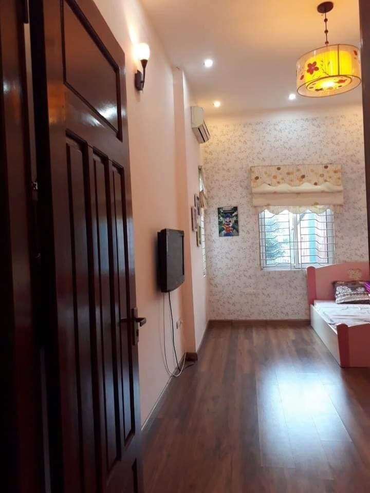 Bán gấp nhà phố Văn Chương, Đống Đa diện tích 40m2, 5 tầng, mt 3.2m giá chỉ 3,9 tỷ