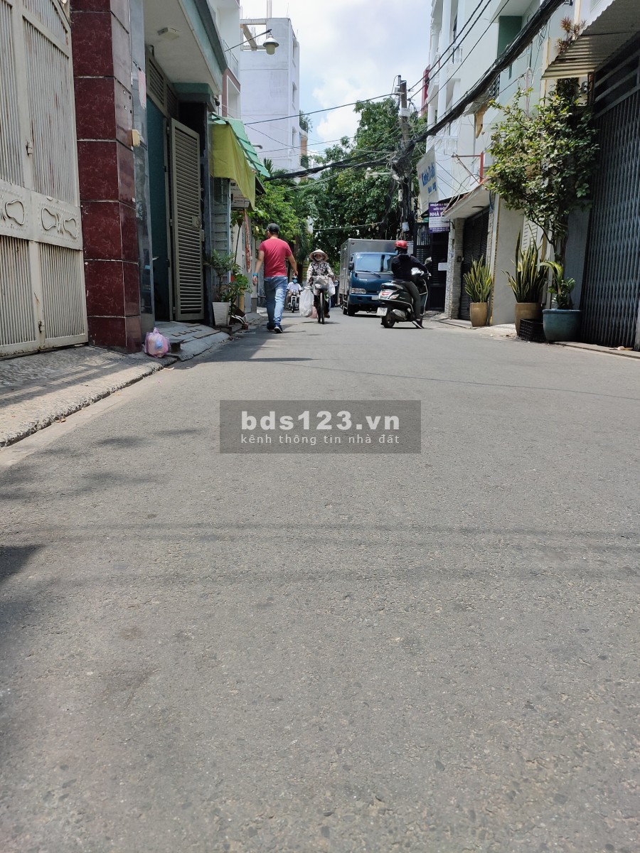Bán nhà hẻm xe hơi Út Tịch, Tân Bình 4 tầng, btct chỉ nhỉnh 5 tầng, cho thuê 13 triệu/tháng
