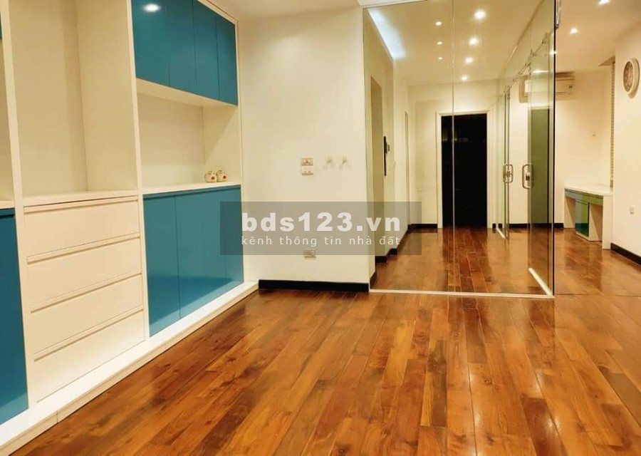 Bán nhà MP Võng Thị Tây Hồ, 8 tầng thang máy, kinh doanh, 3 thoáng, view hồ dt 105m2 giá 24.5 tỷ