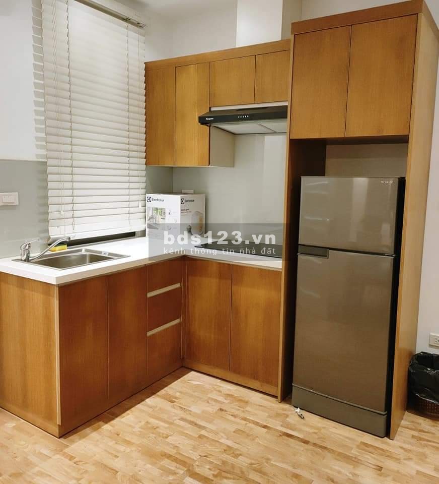 Bán nhà MP Võng Thị Tây Hồ, 8 tầng thang máy, kinh doanh, 3 thoáng, view hồ dt 105m2 giá 24.5 tỷ