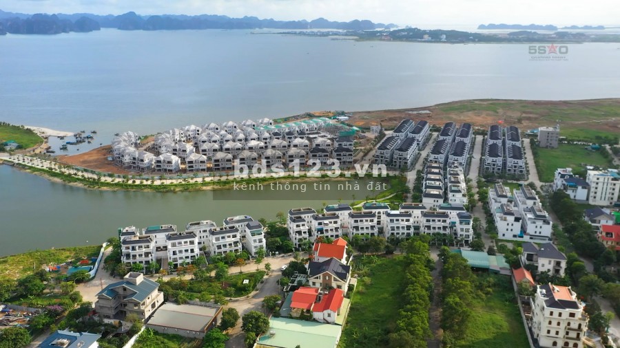 Chuyển nhượng căn shophouse hướng Bắc dự án Grand bay Town House lh 0968129240