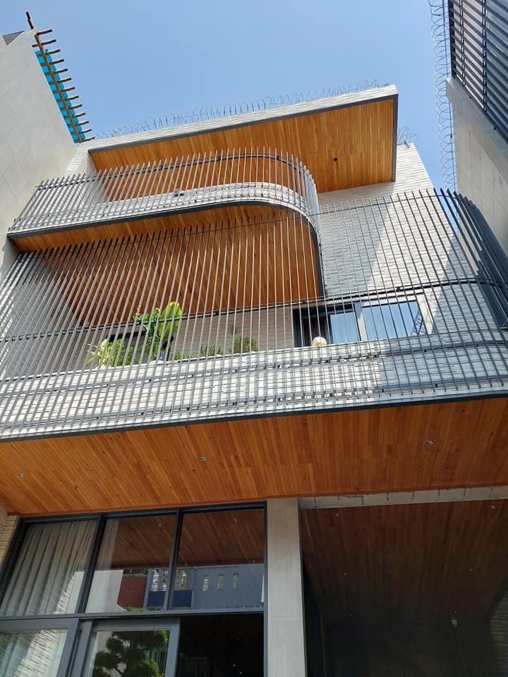 Lê Quang Định, hẻm xe hơi 1 xẹt, dt 191m2, 4 tầng giá chỉ 30 Tỷ biệt thự cao cấp