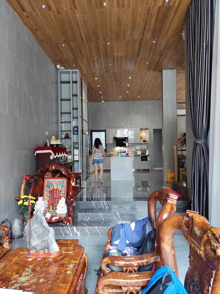 Lê Quang Định, hẻm xe hơi 1 xẹt, dt 191m2, 4 tầng giá chỉ 30 Tỷ biệt thự cao cấp