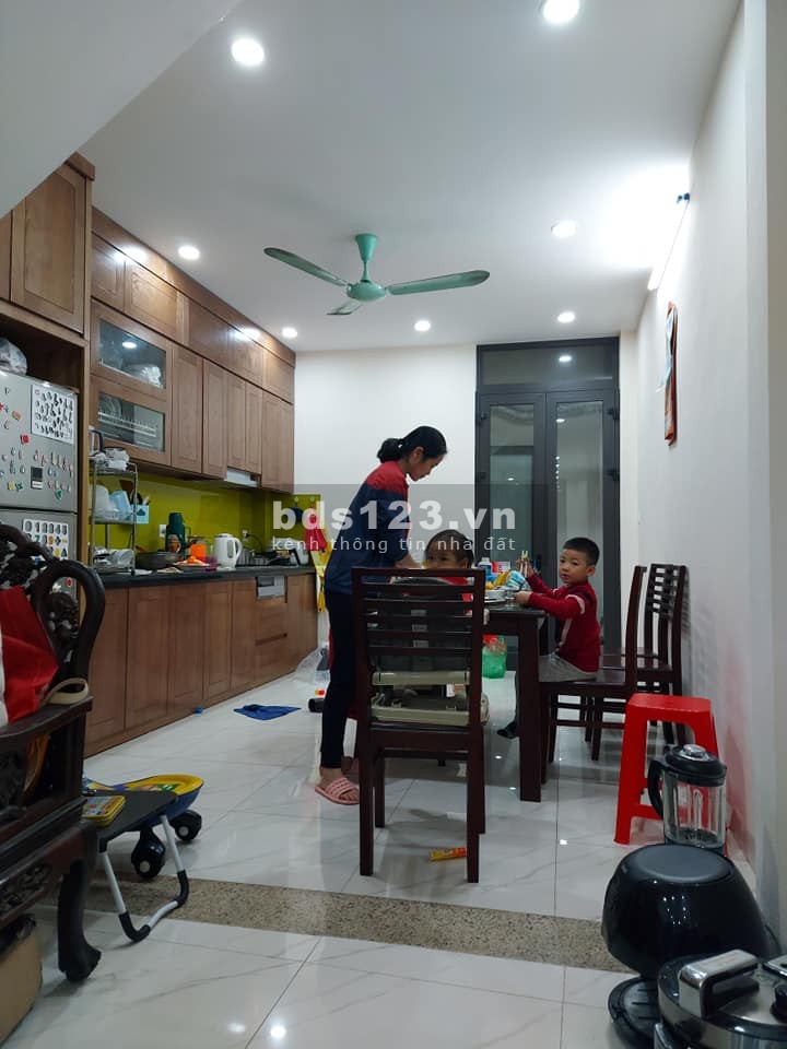 Bán nhà Minh Khai, nhà đẹp, ba gác tránh xe máy, 20m ra ô tô tránh, 2 mặt thoáng
