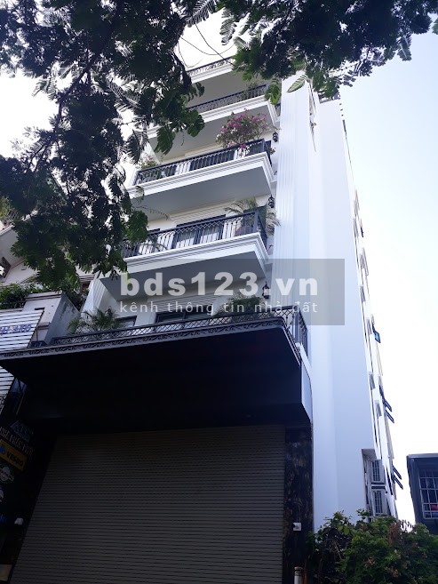 Bán toà nhà văn phòng 9 tầng diện tích sử dụng một sàn 90 m2 Quan Nhân