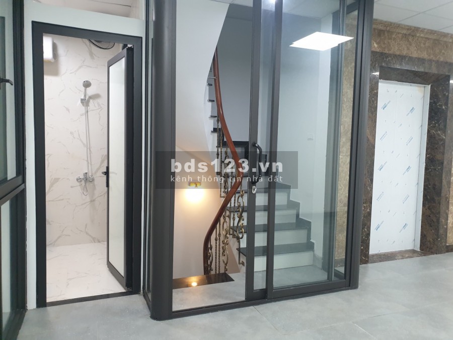 Bán tòa nhà văn phòng 9 tầng- Quan Nhân, sổ nở hậu đẹp, sẵn sàng sang tên
