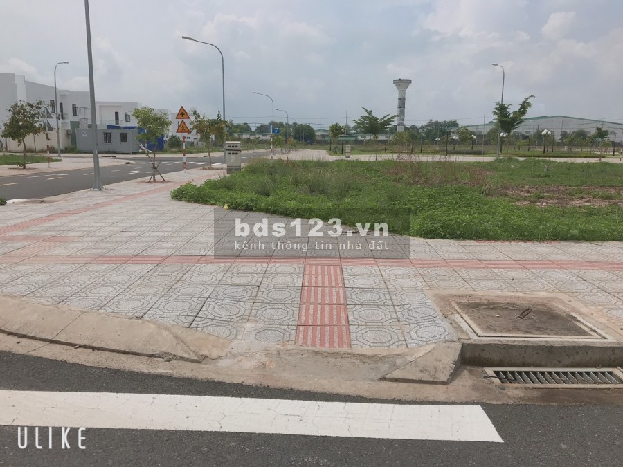 Chỉ 1 tỷ 4 sở hữu ngay lô đất vị trí đắc địa Quốc lộ 1A, sổ hồng riêng hoàn công nhà