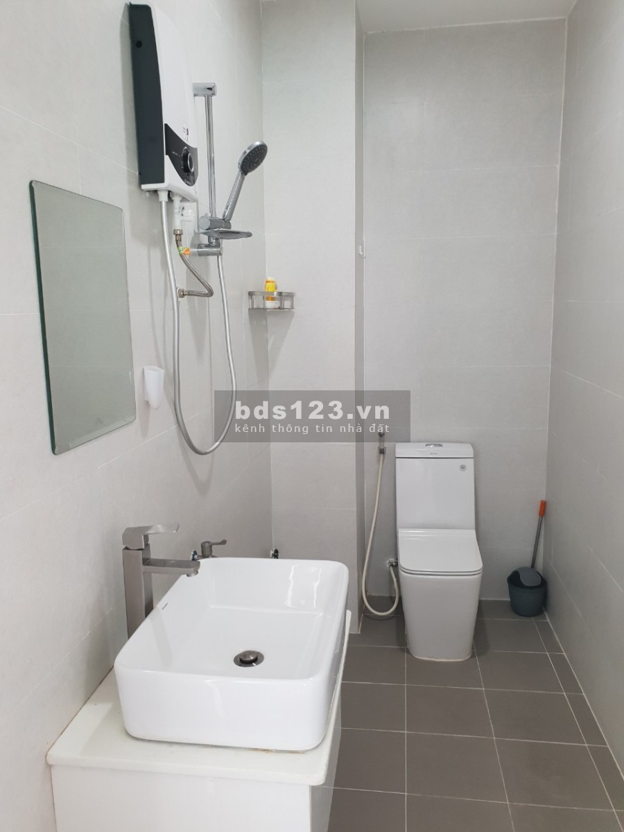 Bán nhà hẻm xe hơi Út Tịch, Tân Bình 4 tầng, btct chỉ nhỉnh 5 tầng, cho thuê 13 triệu/tháng