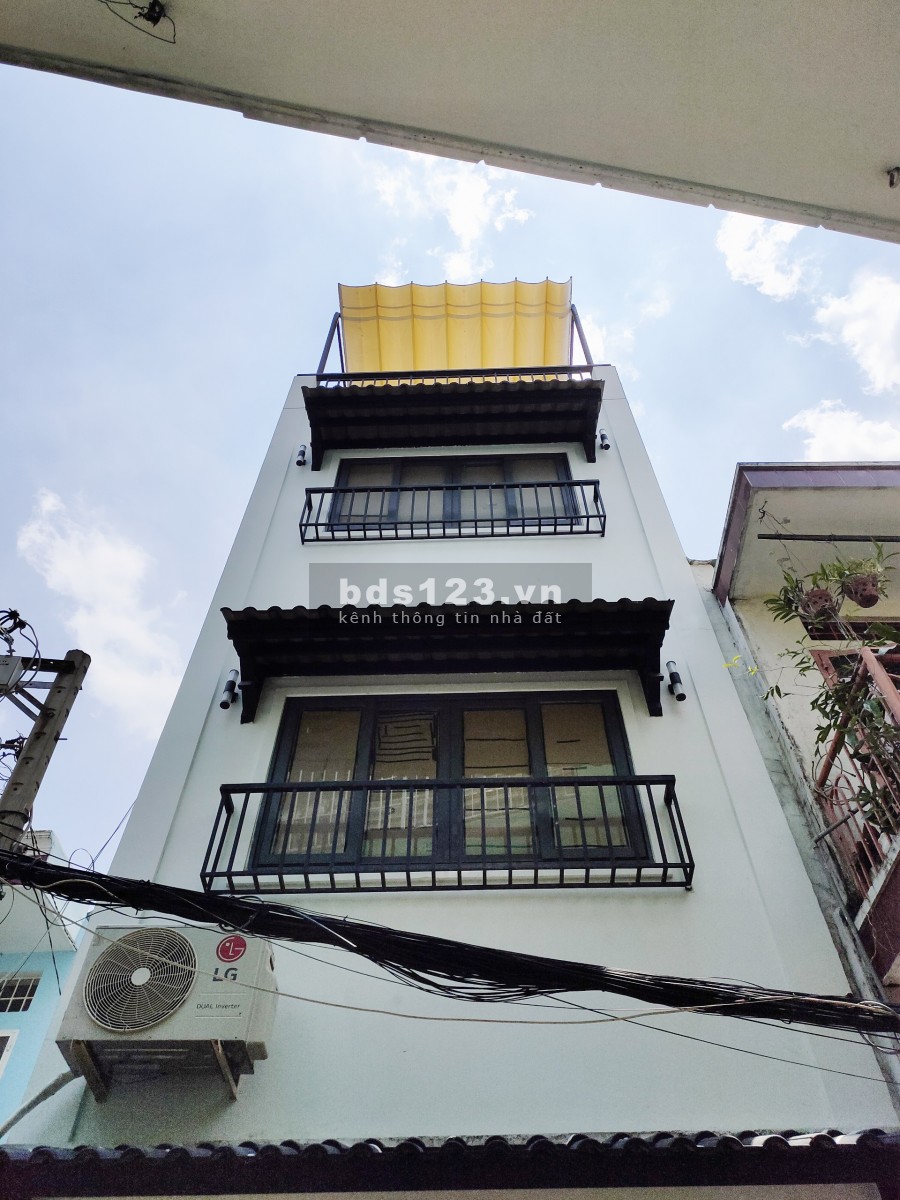 Bán nhà hẻm xe hơi Út Tịch, Tân Bình 4 tầng, btct chỉ nhỉnh 5 tầng, cho thuê 13 triệu/tháng