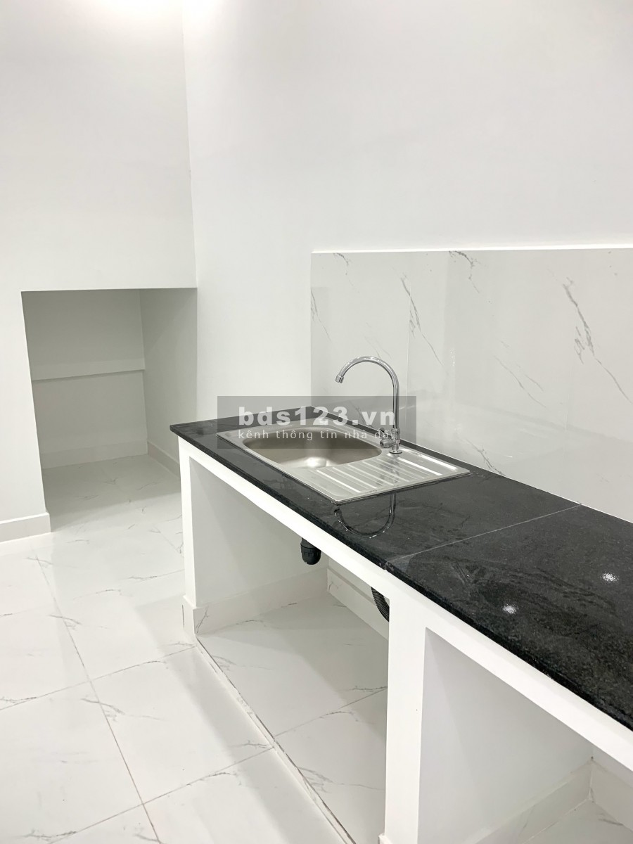 Bán nhà nguyên căn 1 trệt, 1 lầu mới hoàn thiện gần bến xe mới Cần Thơ