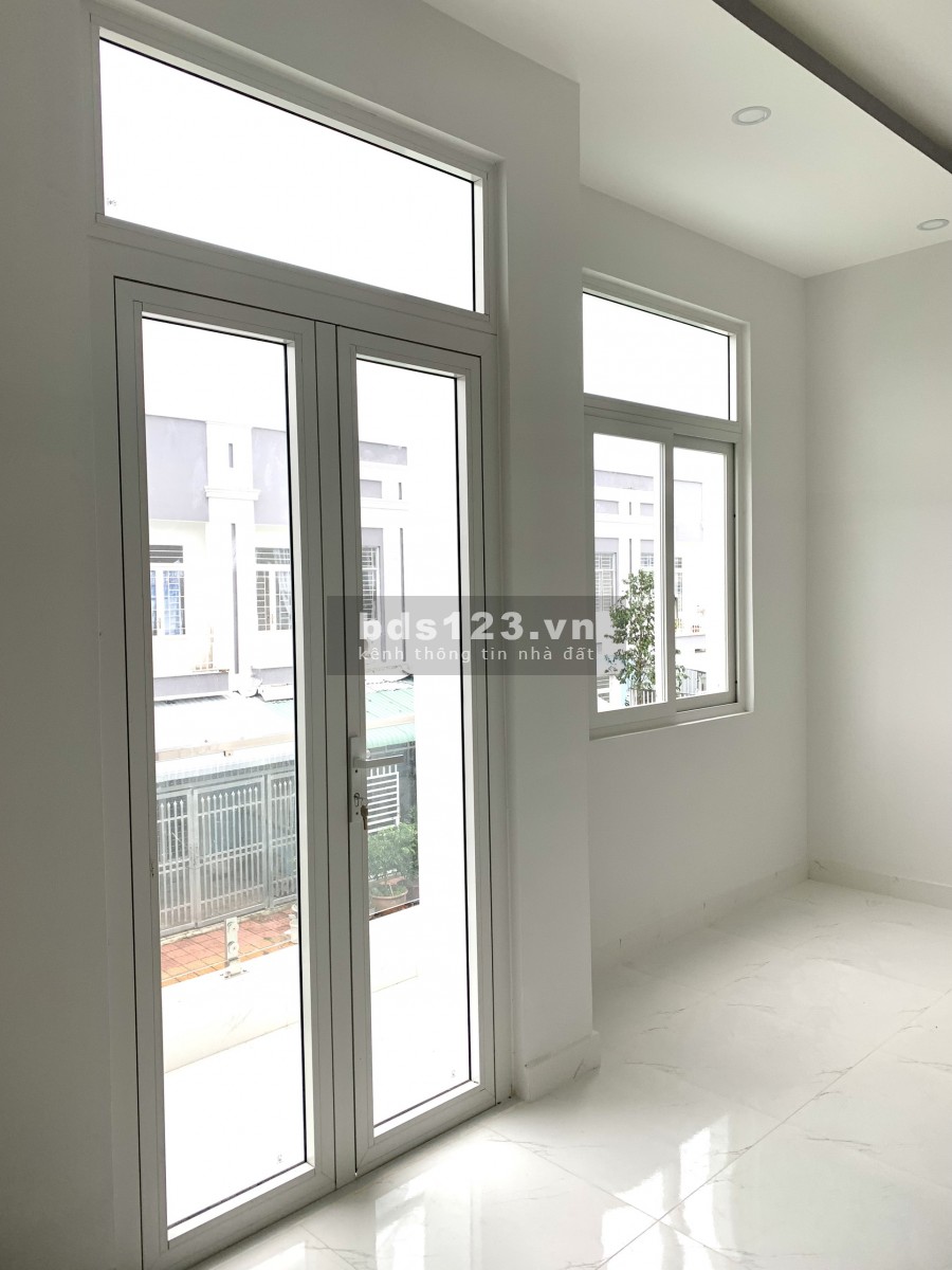 Bán nhà nguyên căn 1 trệt, 1 lầu mới hoàn thiện gần bến xe mới Cần Thơ